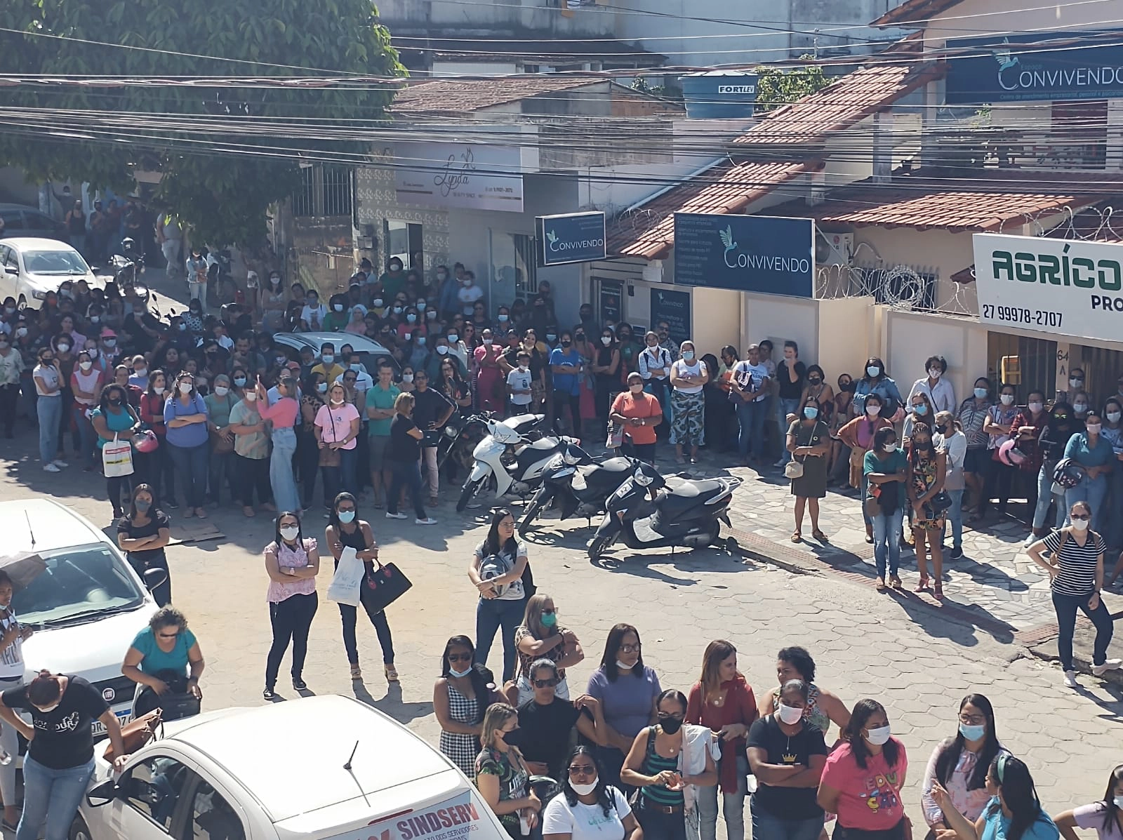 Paralisção/Assembleia realizada no dia 30/06 em frente a sede do Sindicato