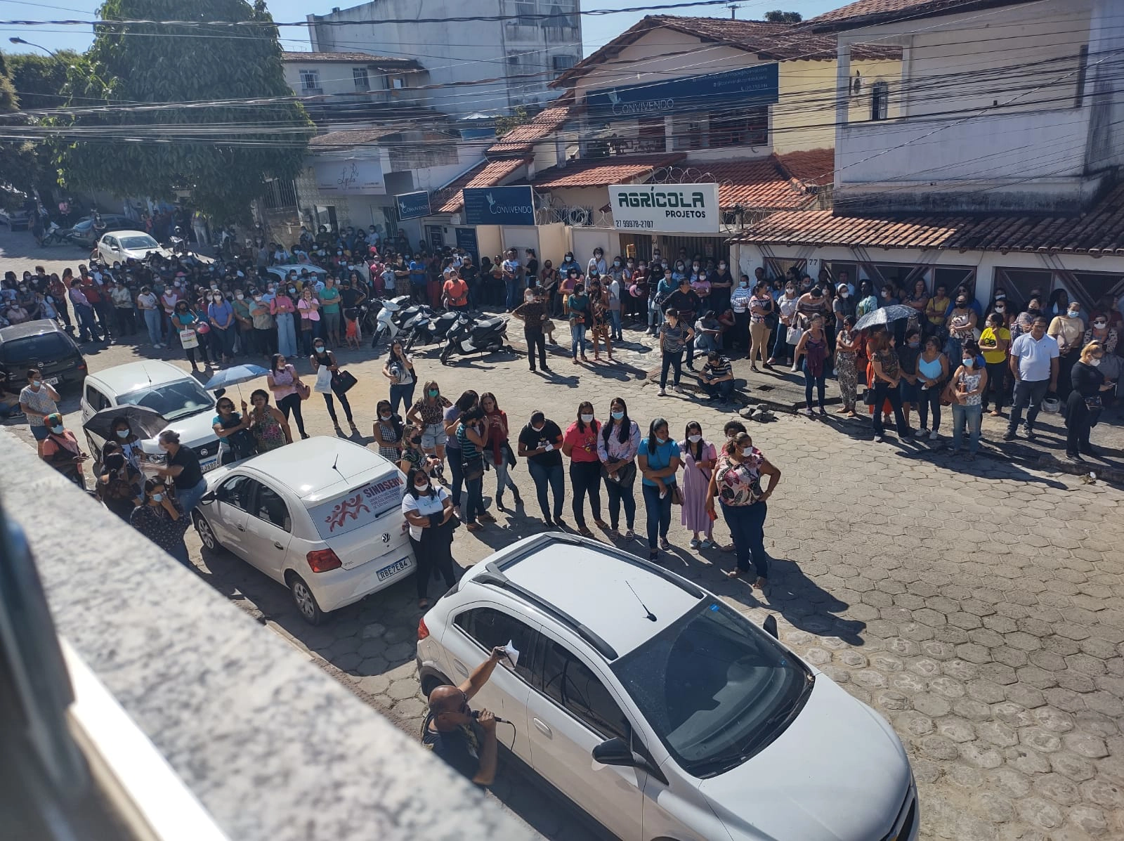 Paralisção/Assembleia realizada no dia 30/06 em frente a sede do Sindicato