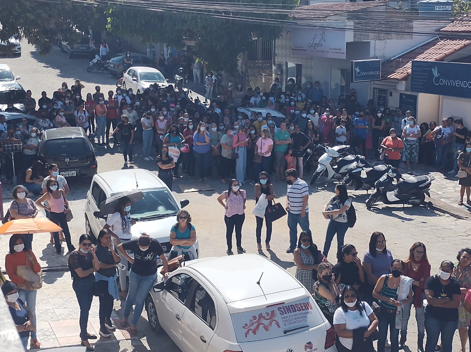 Paralisção/Assembleia realizada no dia 30/06 em frente a sede do Sindicato