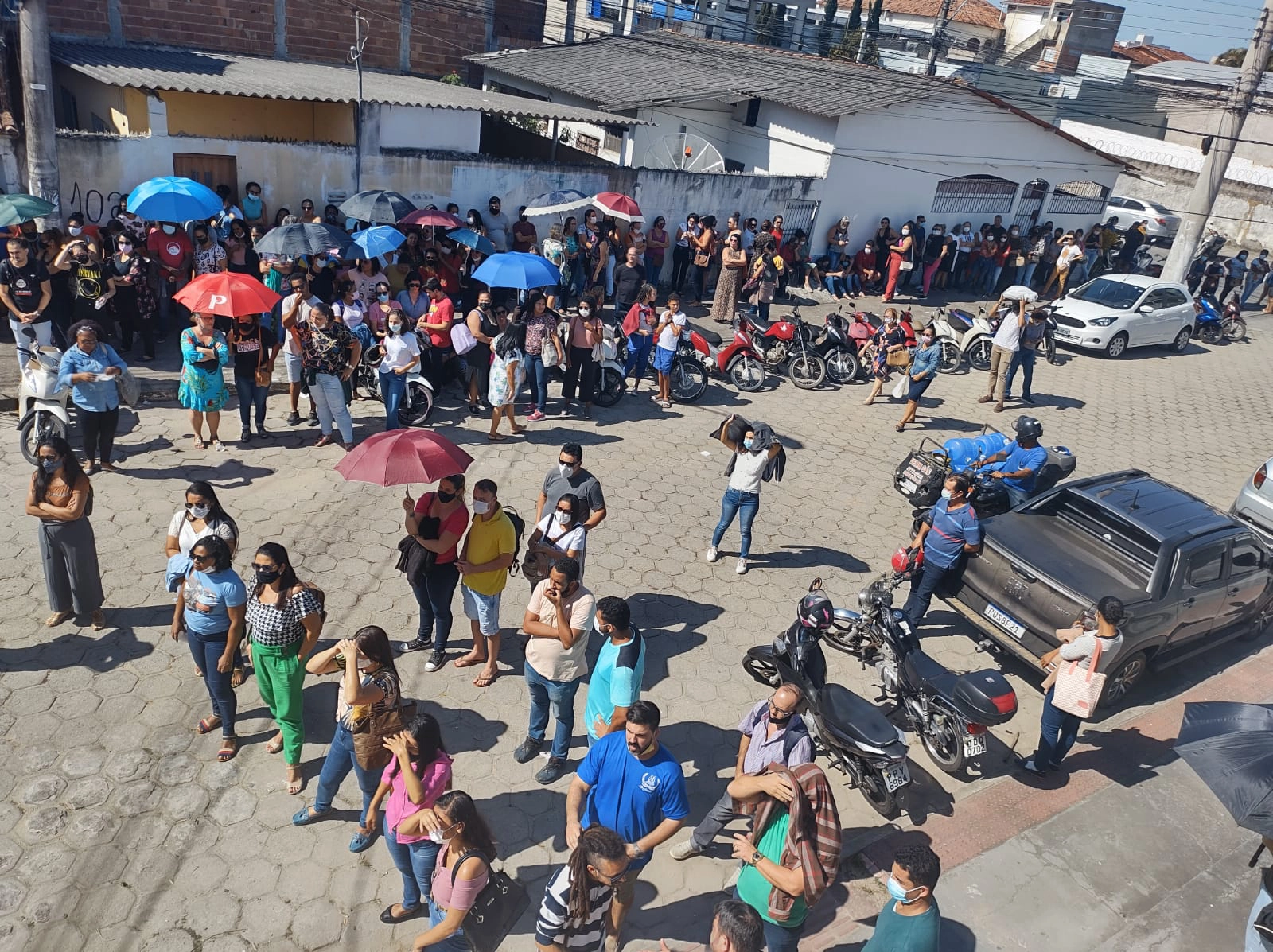 Paralisção/Assembleia realizada no dia 30/06 em frente a sede do Sindicato