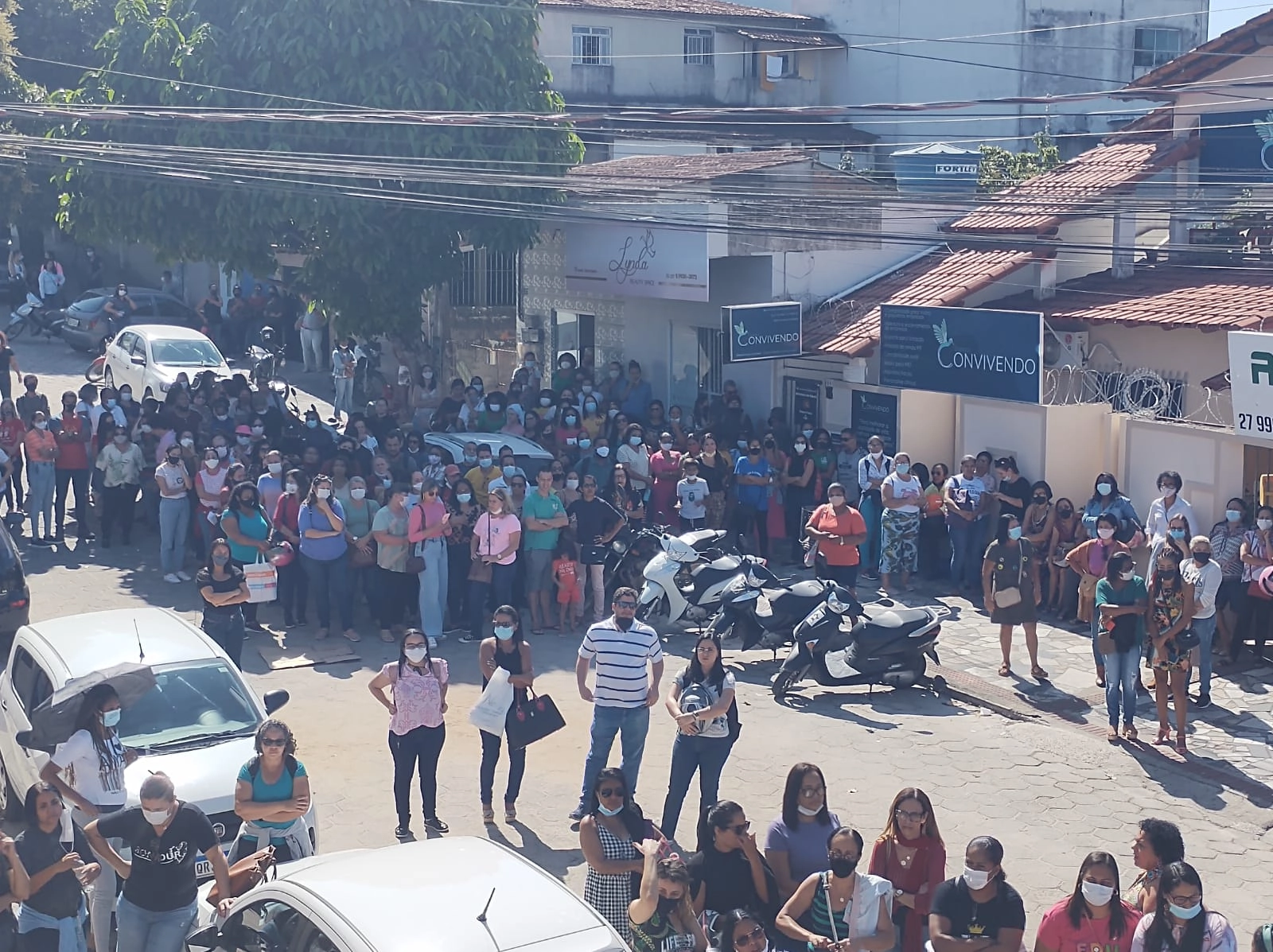 Paralisção/Assembleia realizada no dia 30/06 em frente a sede do Sindicato